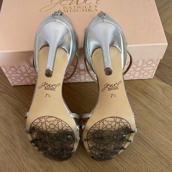 Jewel by Badgley Mischka Hazel II silmet silver sandal - Picture 4 of 6